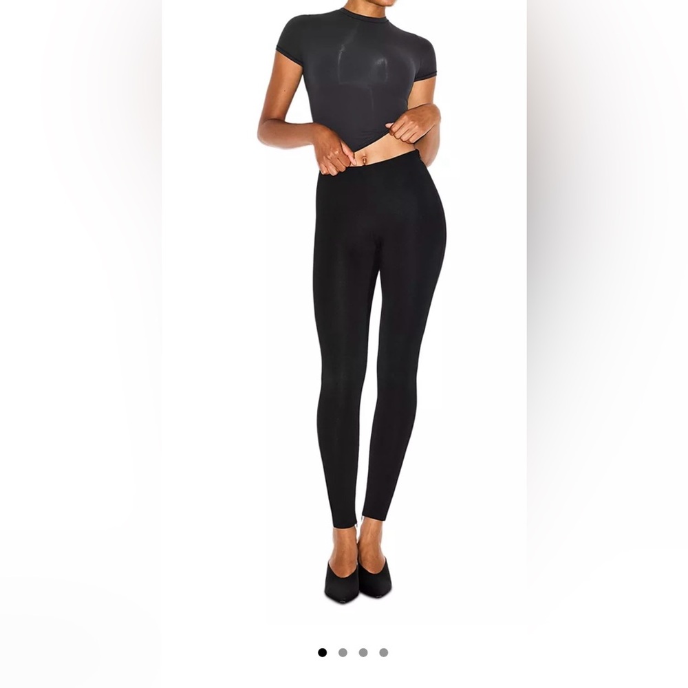 SKIMS Black High-Waist Sculpting Leggings NWOT - full length